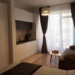 Solid * Mamaia
