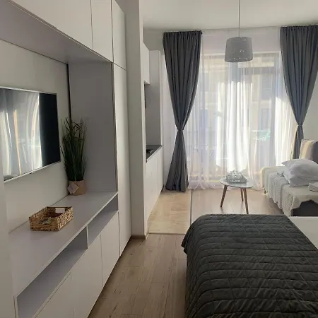 Solid Apartment *