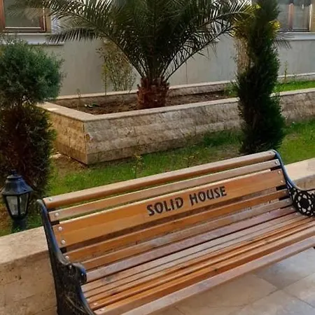 Solid Apartment Mamaia