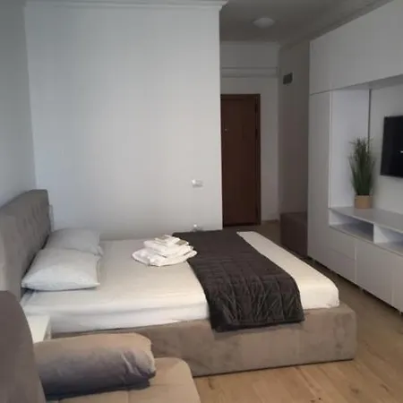 Solid Apartment *